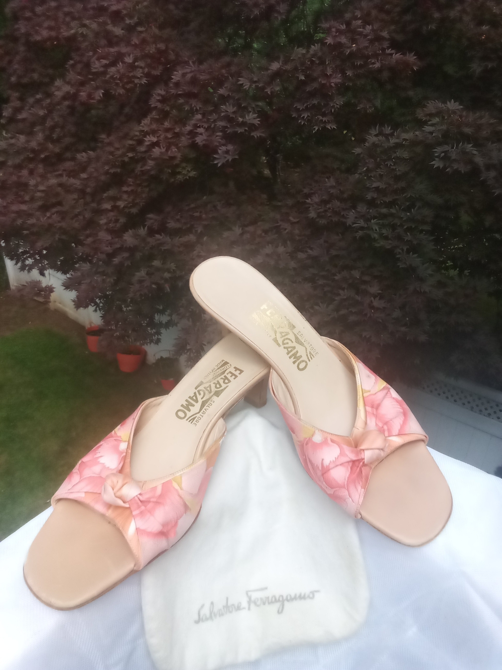 Salvatore Ferragamo Silk Satin Floral Slide Sandals Peachpink Kitten Heel GUC